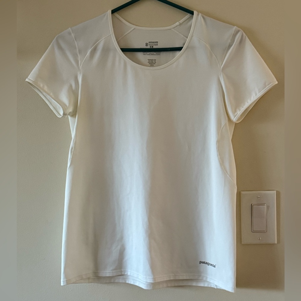 {Patagonia}-Size M- White Common Threads 45605 Short Sleeve Shirt